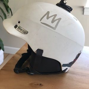 Kid’s Smith Snow Helmet with Smith Carry Bag